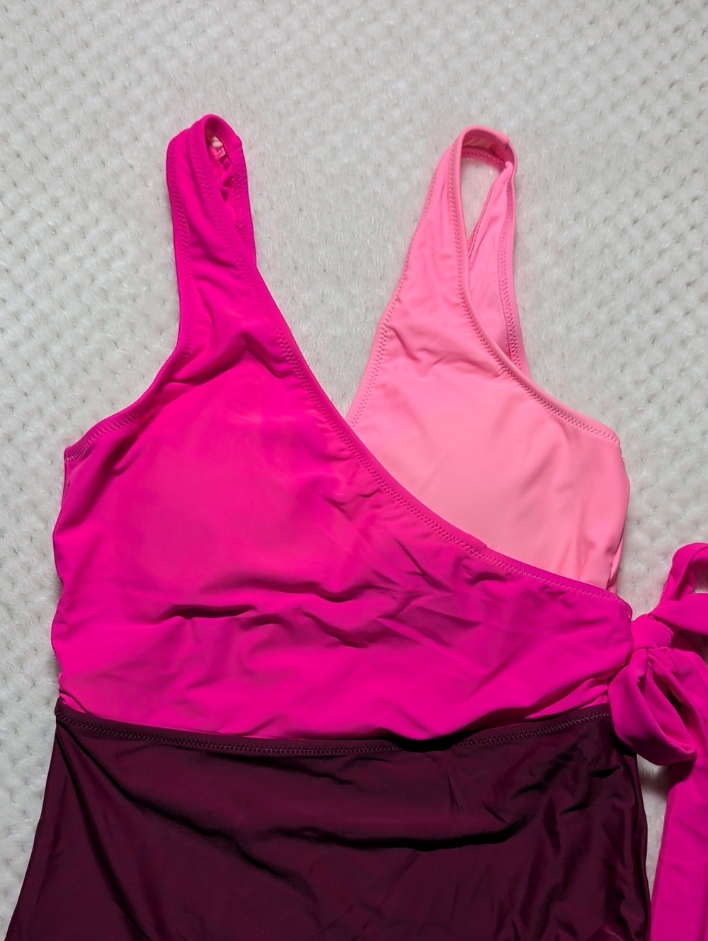 Cupshe Colorblock V-Neck Side Tie One Piece Swimsuit - Picture 4 of 9